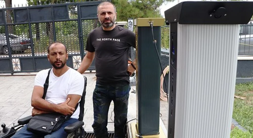 Tasarladığı şarj istasyonu ile akülü araç kullanan engellilere umut olacak