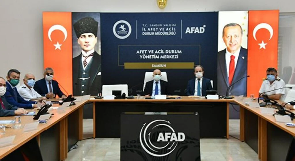 Vali Dağlı, Sinop afet günleri deneyimlerini paylaştı 