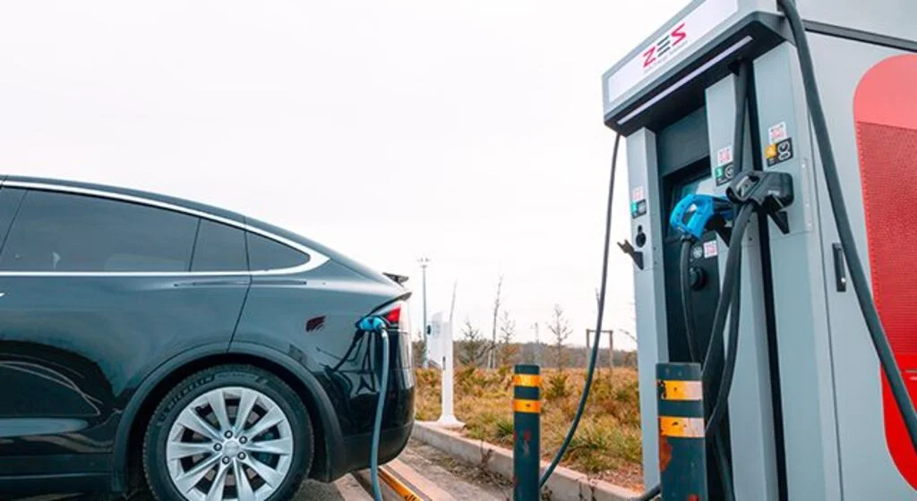Zorlu Enerji, sıfır emisyonlu kesintisiz ulaşımın formülü ZES yatırımlarını genişletiyor