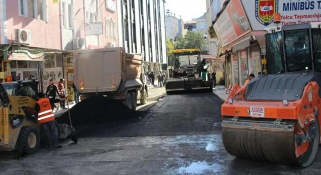 Alaçam'da asfalt atağı