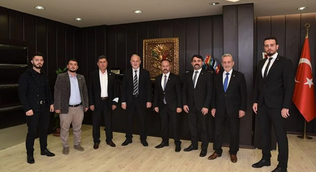Alperenler'den Rektör Ünal'a ziyaret 