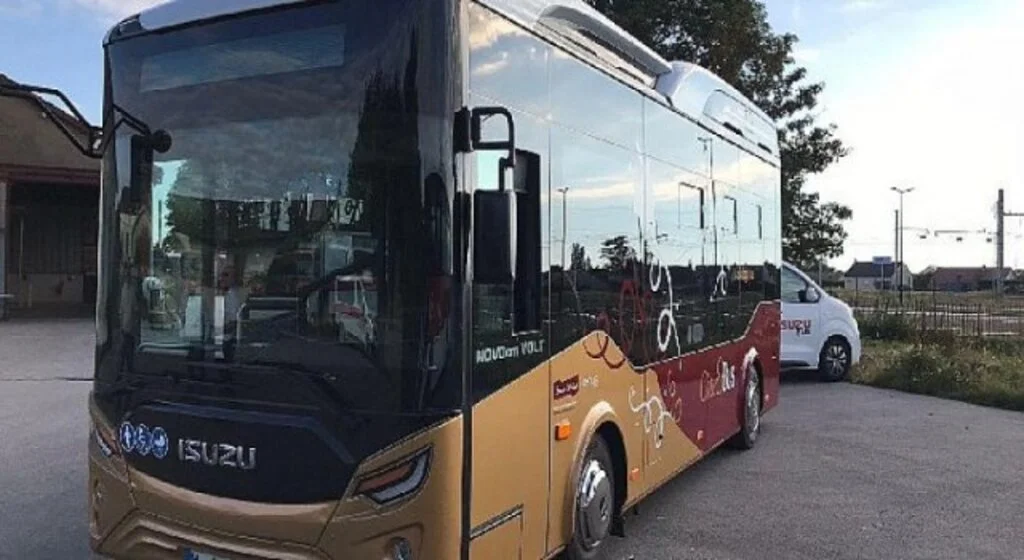 Anadolu Isuzu, elektrikli aracı NovoCITI VOLT’un ilk teslimatını Fransa’ya gerçekleştirdi