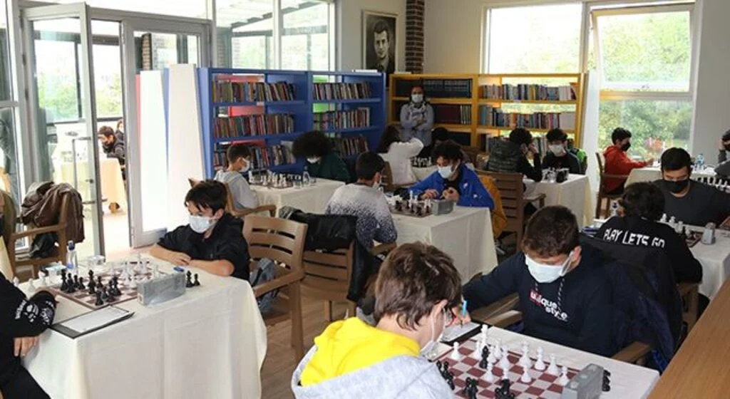 Bafra’da düzenlenen satranç turnuvasına 17 ilden 200 sporcu katıldı