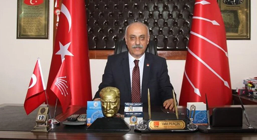 CHP Bafra İlçe Başkanı Vahit Perçin: 29 Ekim Cumhuriyet Bayramımız Kutlu Olsun
