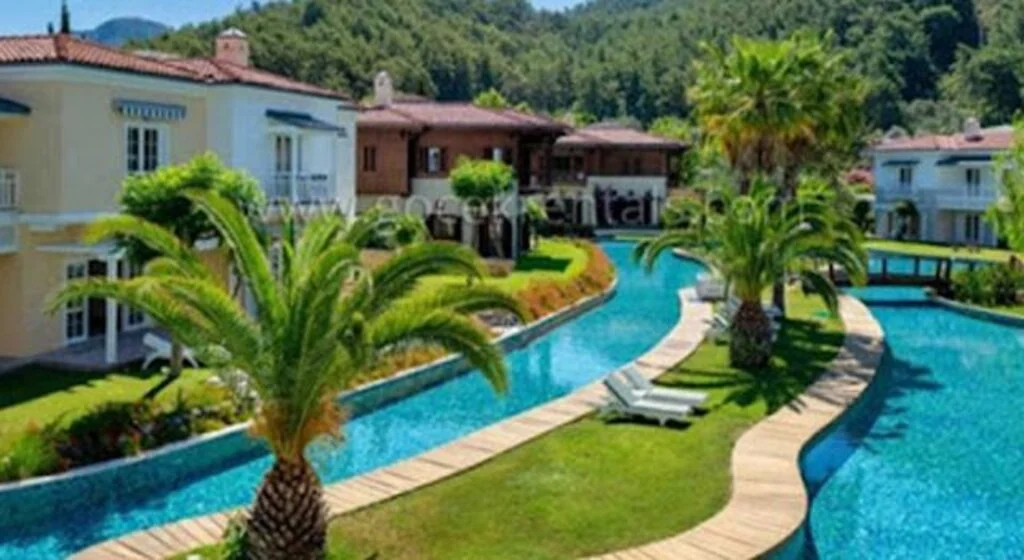 Eşsiz Mimariye Sahip Portville Villa