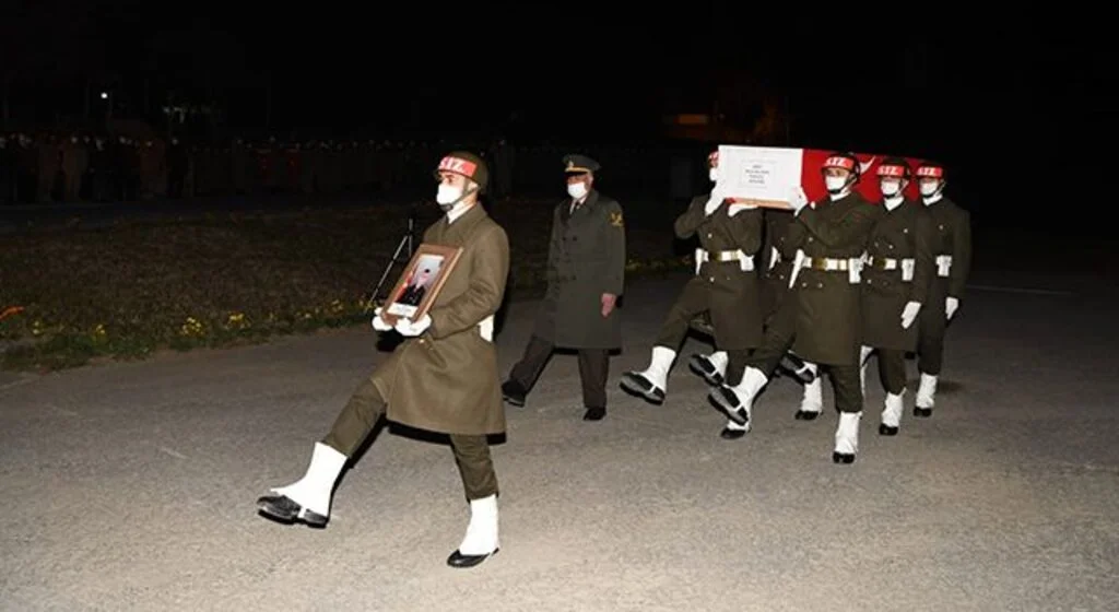 Hakkari’de Şehit Piyade Uzman Çavuş Çalışkan için tören düzenledi