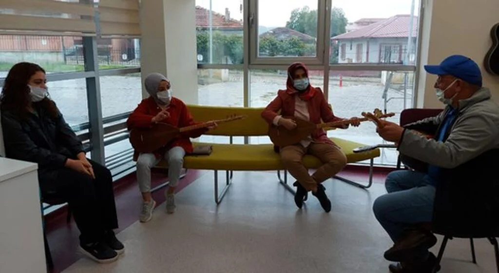 Kavak HEM'de bağlama kursu
