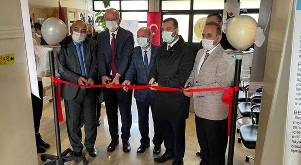 Kavak'ta 'TÜBİTAK Fuarı' açıldı