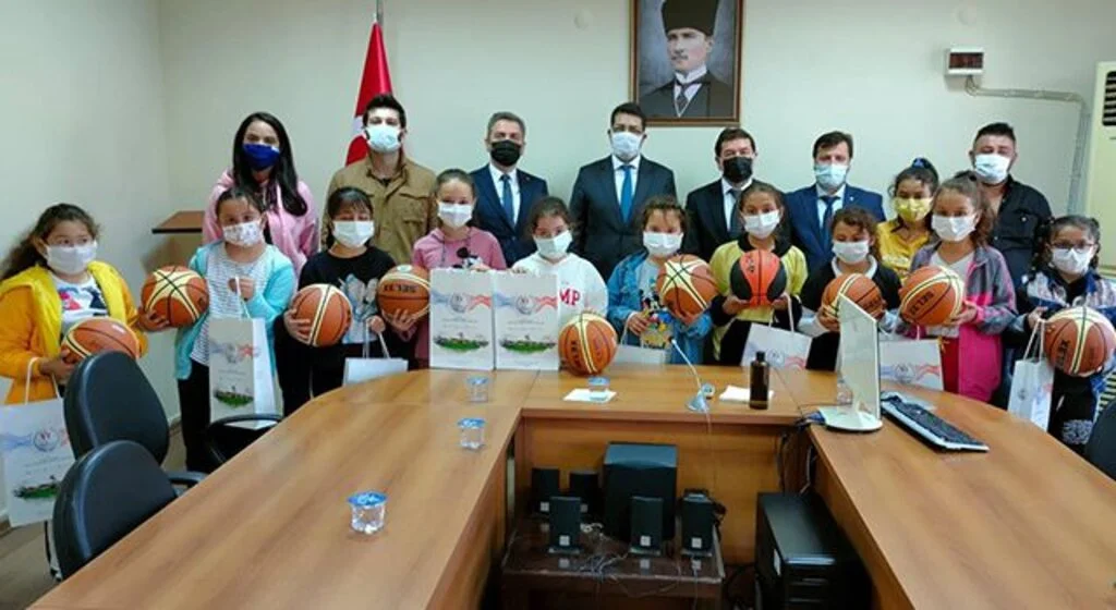 Kaymakam Öz Sporcuları Ağırladı