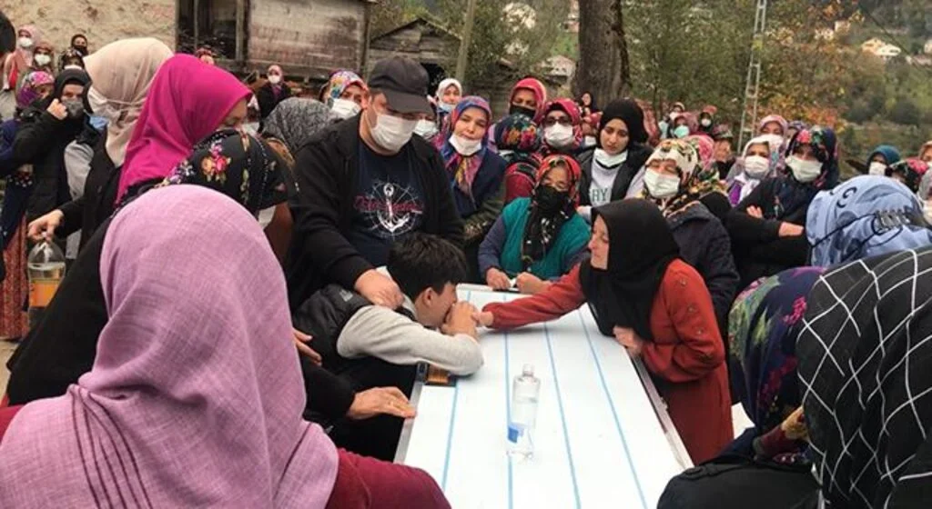 Kazada ölen kadınlar  gözyaşlarıyla uğurlandı 