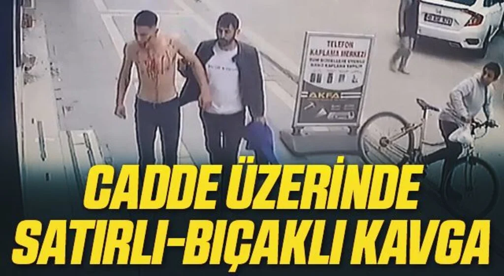 Kocaeli'de Cadde üzerinde satırlı bıçaklı dehşet! Vatandaşlar panikle sağa sola kaçıştı