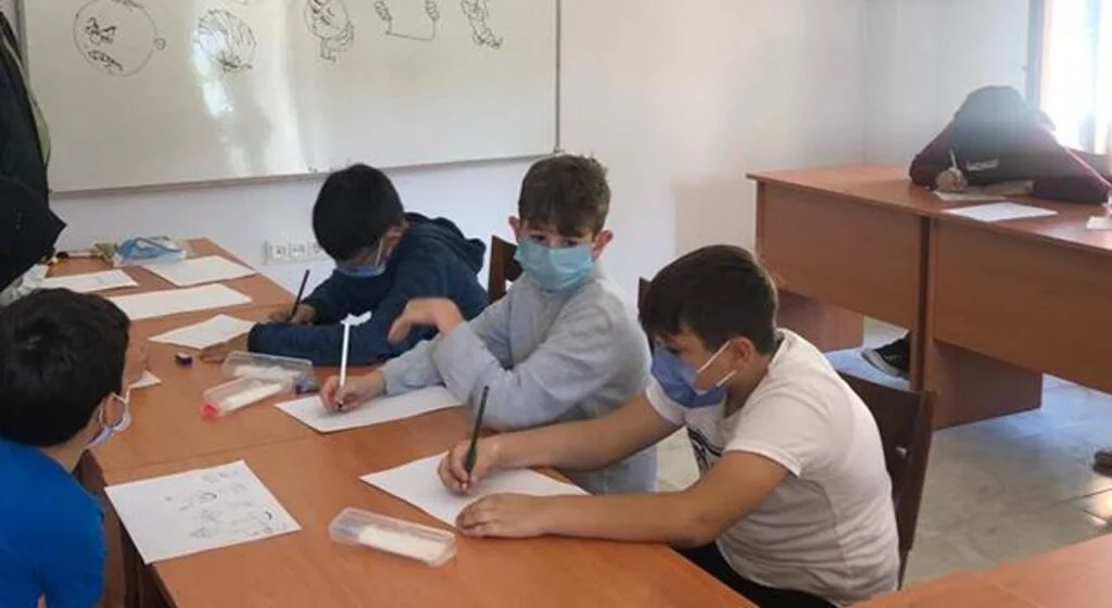 Öğrencilere karikatür dersi