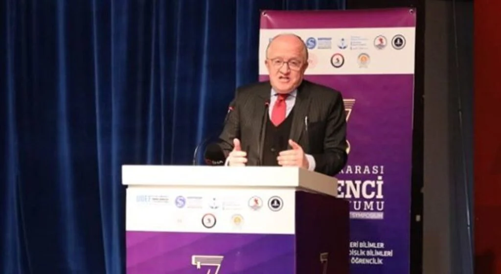 Rektör Aydın: “Batı ülkelerine giden öğrencileri Türkiye’ye çekmemiz lazım”