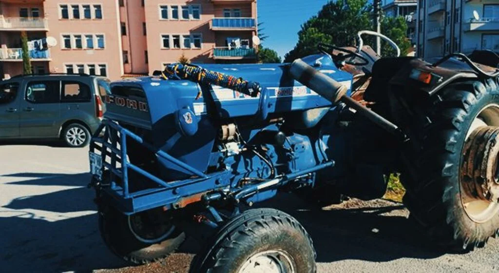 Samsun Çarşamba'da Traktörle Kamyonet Çarpıştı: 1 Ağır Yaralı