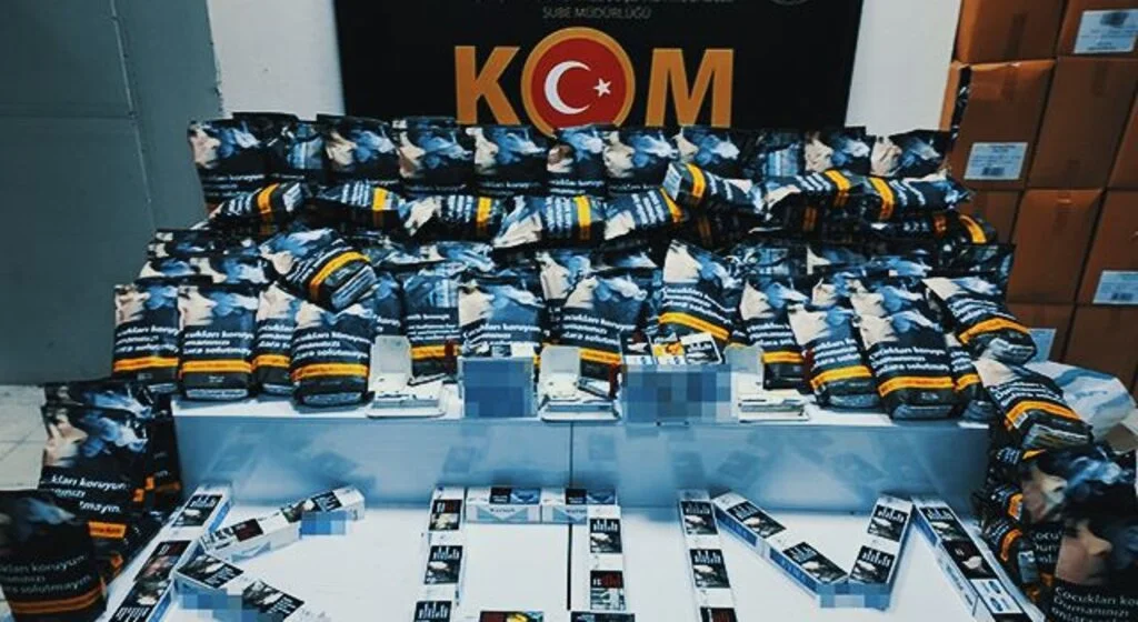 Samsun'da 7 bin 600 adet kaçak makaron ve 93 kilo tütün ele geçti