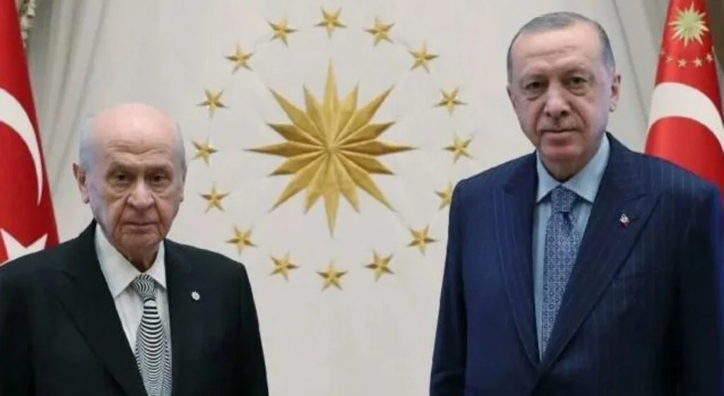 Seçim barajı düşürülüyor! Erdoğan uçakta açıkladı