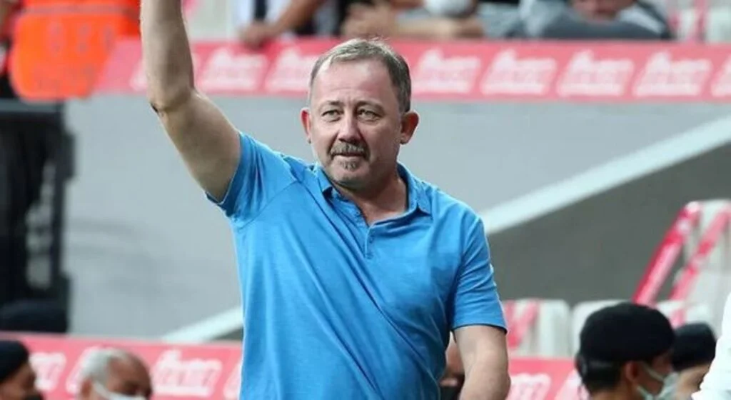 Siyah Beyaz hoca oyunun artık bittiğini