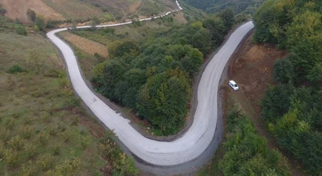 Tekkeköy'de yol atağı sürüyor 