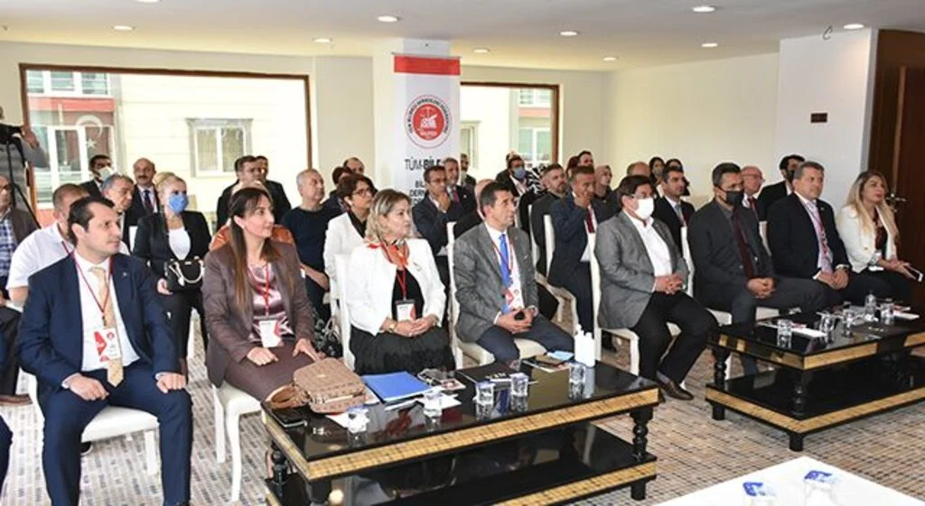 TÜM-BİLFED Sedat Urkaya'ya emanet