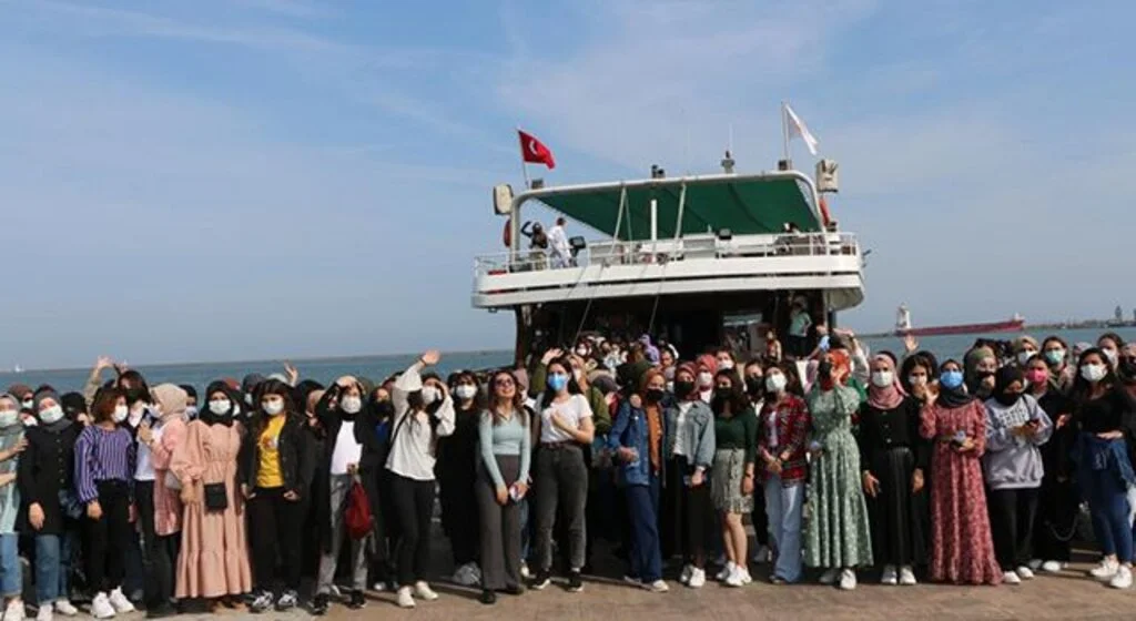 Üniversite öğrencileri Samsun'u gezdi