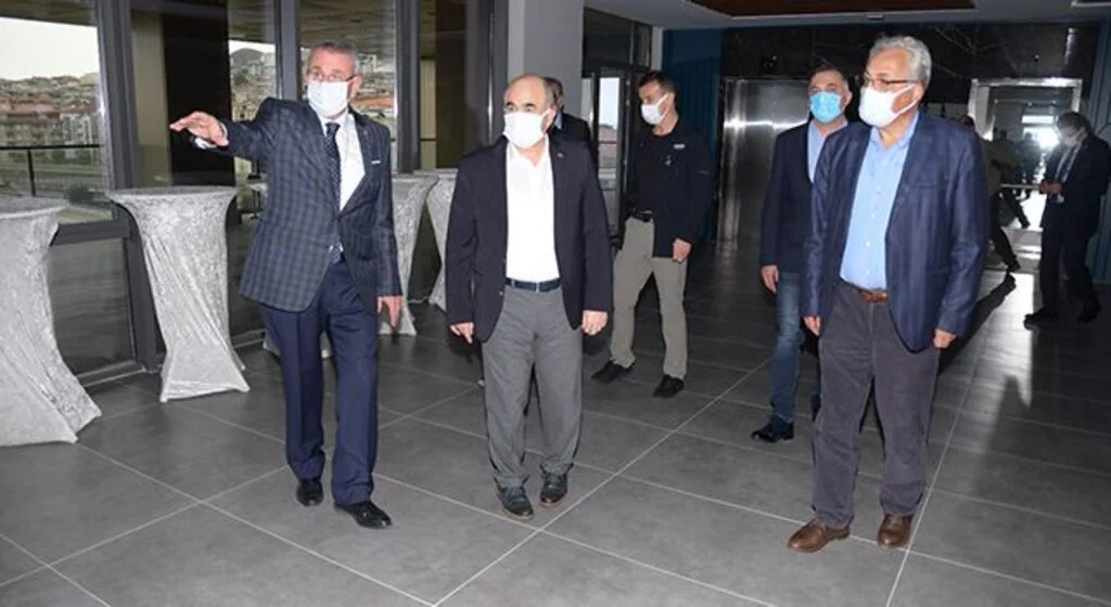 Vali Dağlı'dan STSO'ya bina tebriği