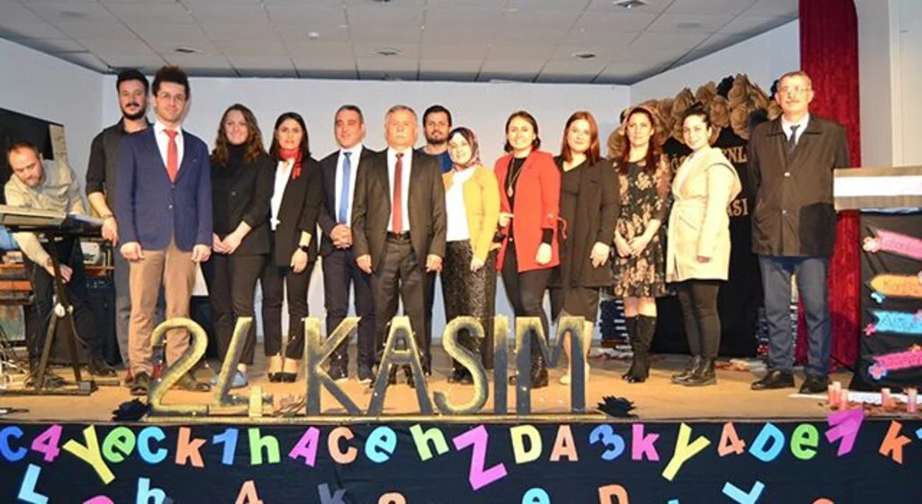 Alaçam'da Öğretmenler Günü kutlandı