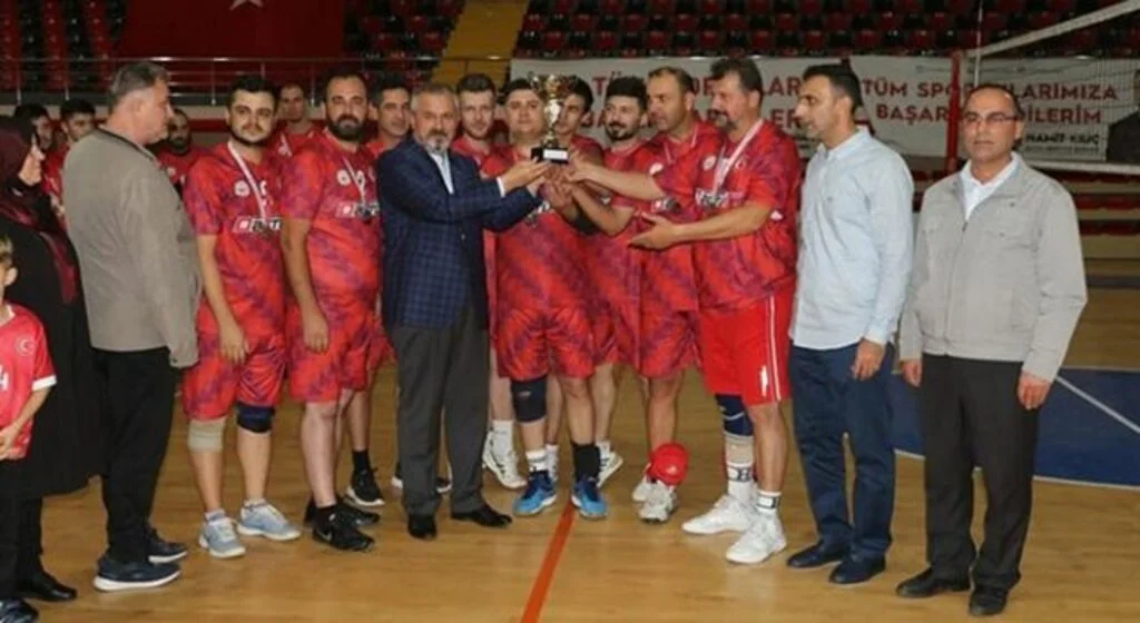 Bafra Cumhuriyet Kupası'na bin 200 sporcu katıldı