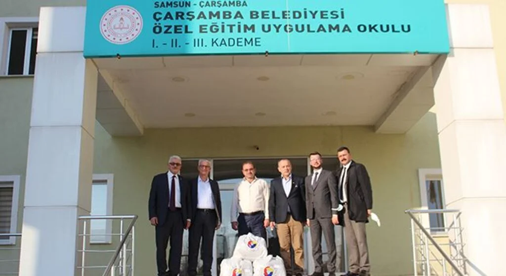 ÇTB’den öğrencilere mont yardımı