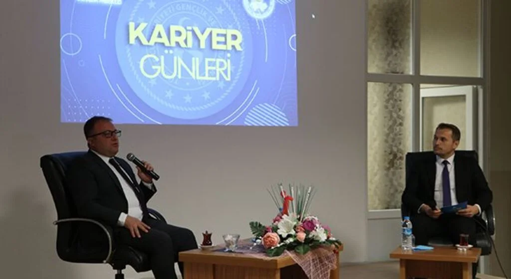 Havza Kaymakamı Nayman, KYK kariyer günlerine katıldı