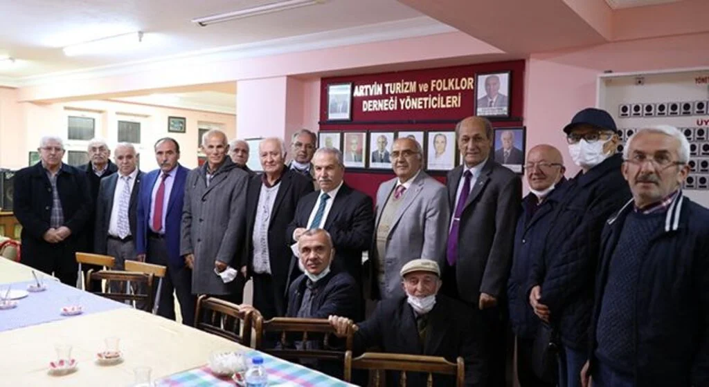 İlkadım Belediye Başkanı Demirtaş Artvinlilerle buluştu