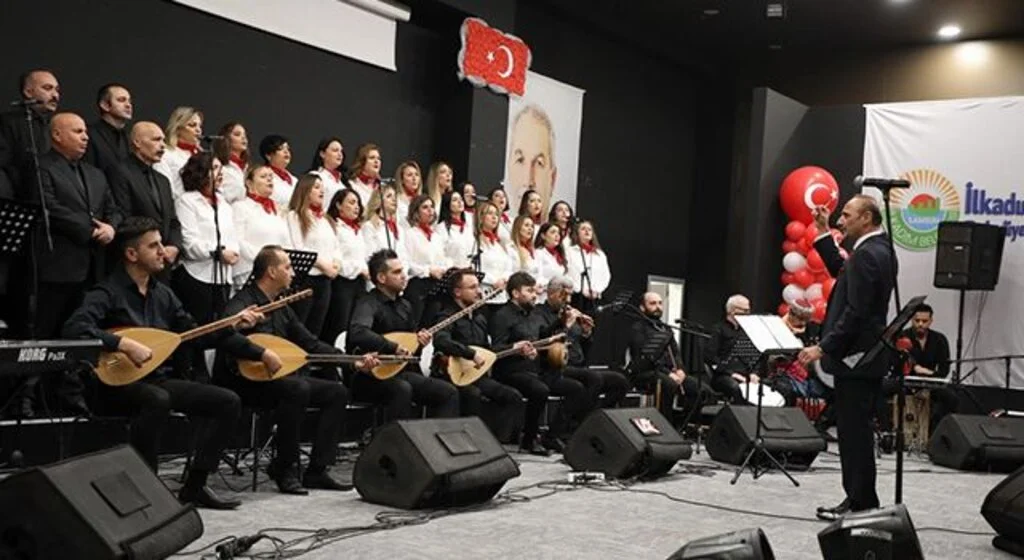 İlkadım THM Korosu’ndan türkü gecesi