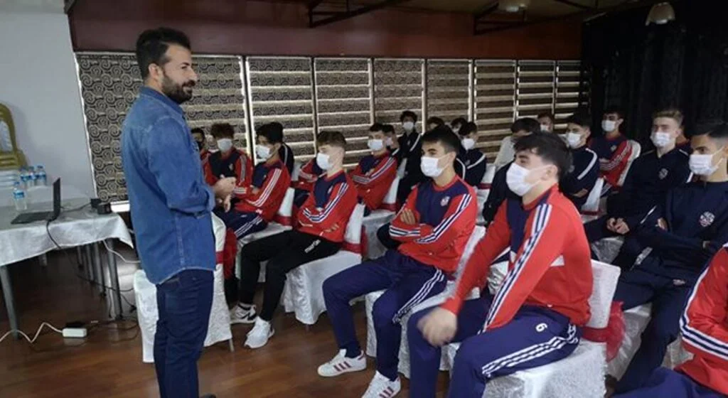 Kadıköyspor'da Bağımlılığa Dikkat Çekildi