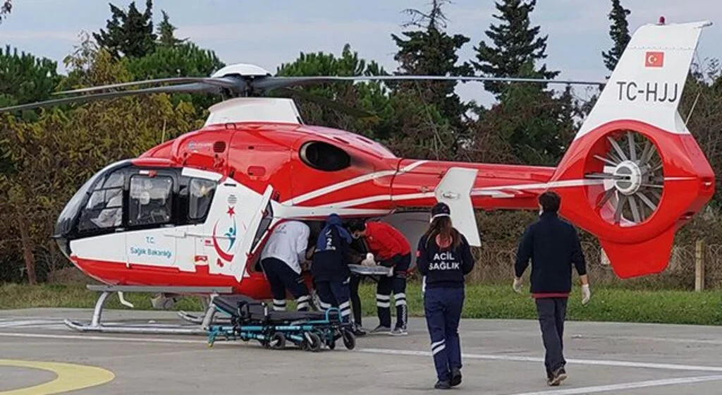Kalp krizi geçiren hastanın yardımına ambulans helikopter yetişti