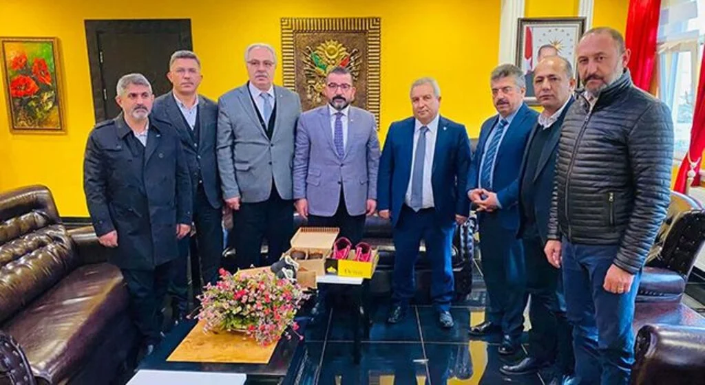 Öğrencilere kışlık ayakkabı