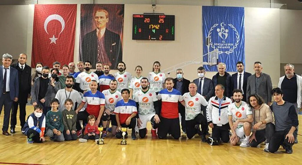 Öğretmenler Voleybol Turnuvası'nın Şampiyonu Belli Oldu