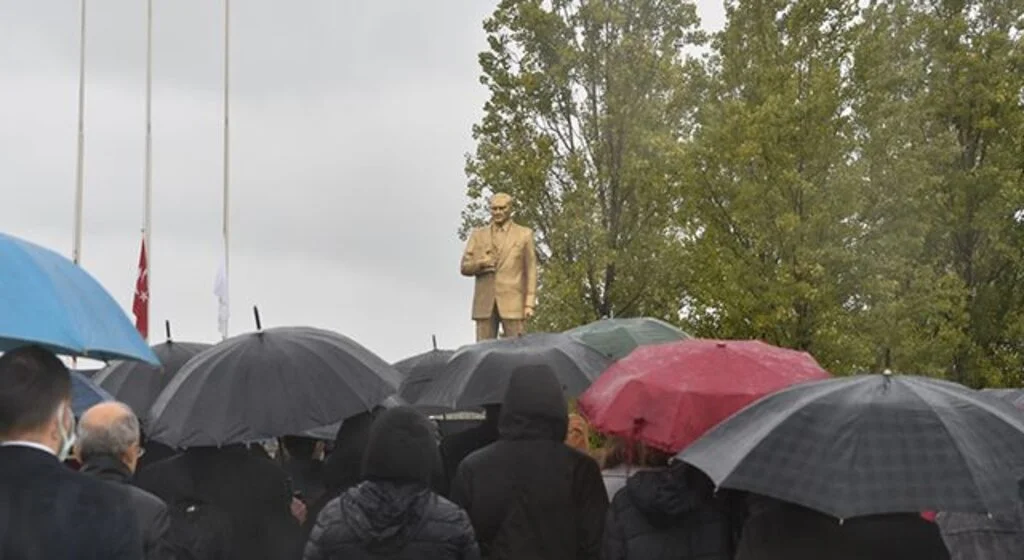 OMÜ'de Ulu Önder Atatürk, Ebediyete İntikalinin 83. Yıldönümünde Törenlerle Anıldı