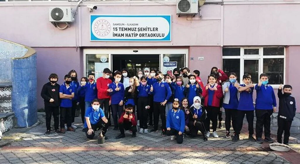 Ortaokul öğrencileri özel ödülün sahibi 