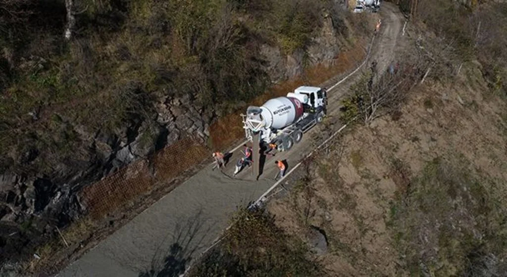 Salıpazarı'na en uzak 3 mahalleye beton yol