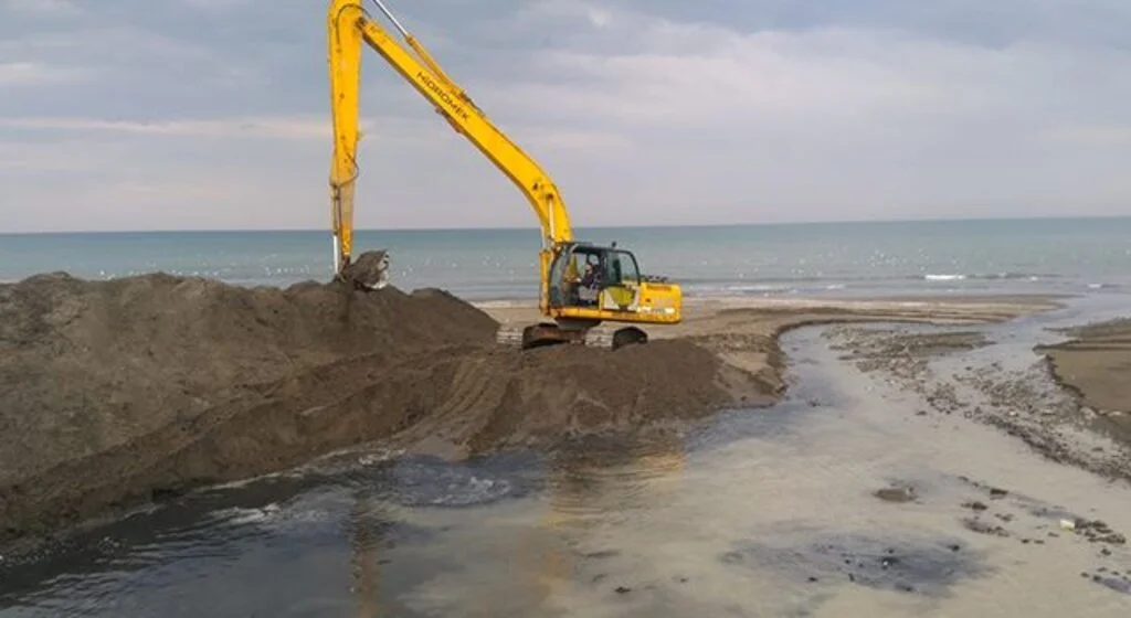 Samsun’da taşkın riskine karşı dereler temizlendi