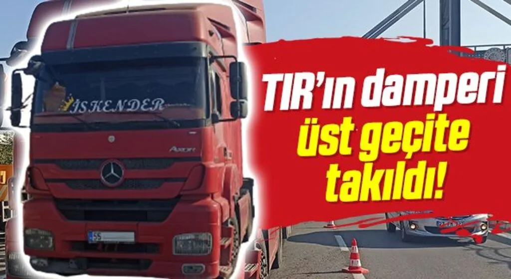 Samsun'da Tır'ın damperi üst geçide takıldı