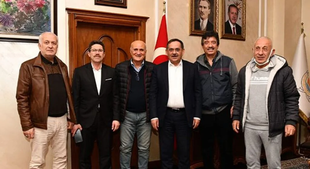 Samsunspor'un Efsane Futbolcularından Başkan Mustafa Demir'e Ziyaret