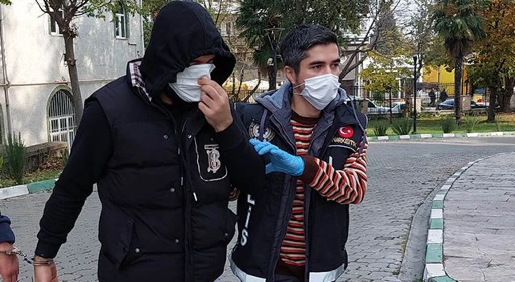 Satışa hazır metamfetamin maddesiyle yakalandı