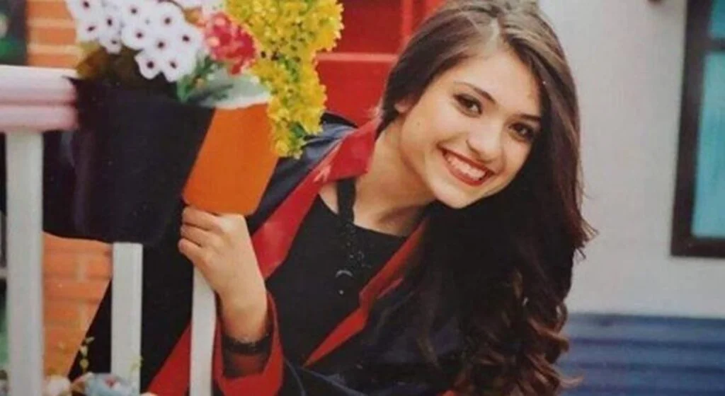 Şehit Aybüke öğretmen mezarı başında anıldı