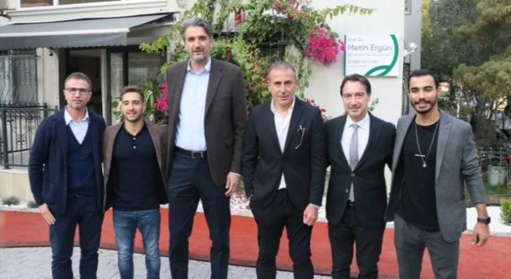 Trabzonspor Teknik Direktörü Avcı, İzmir'de açılan spor hekimliği kliniğine katıldı