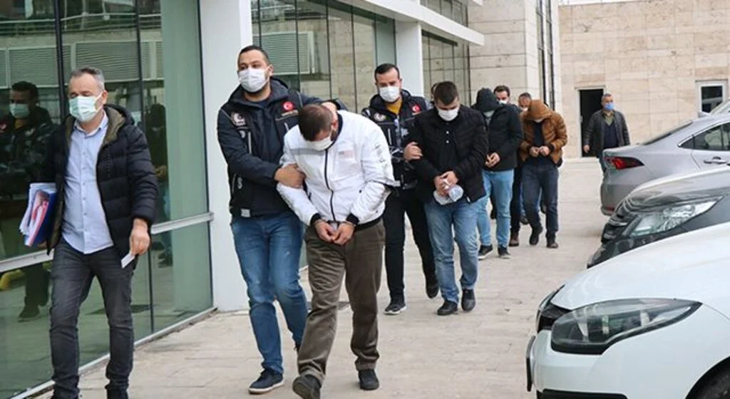 Uyuşturucudan gözaltına alınan 6 kişi adliyede