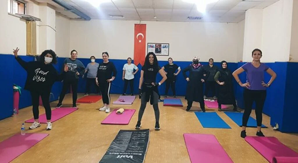 Yakakentli kadınlar fitness ile zayıflıyor
