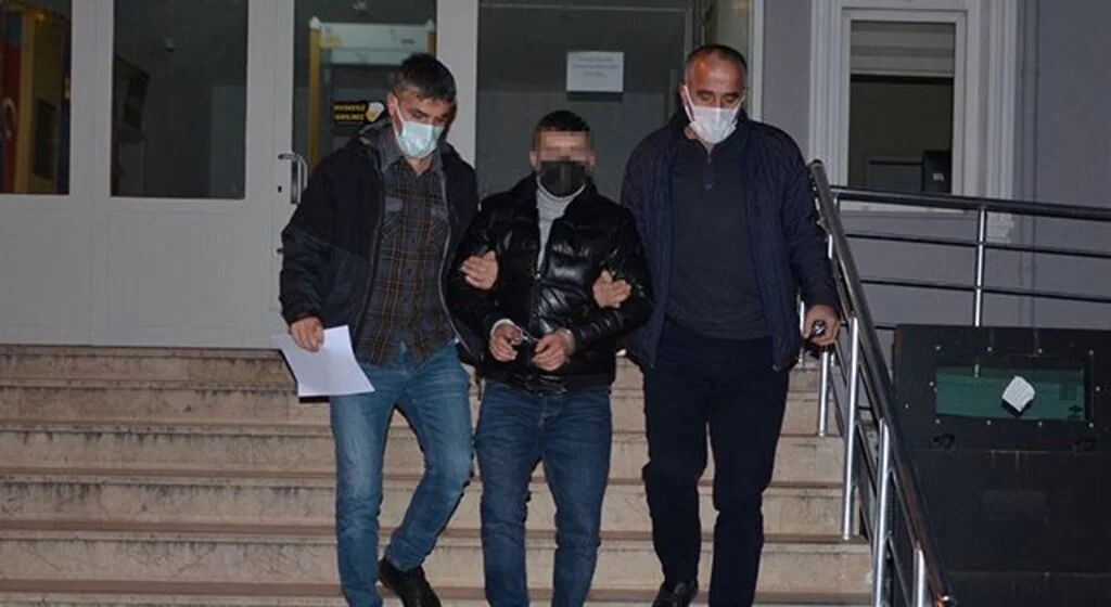 8 yıl hapis cezası olan şahıs ruhsatsız silahla yakalandı