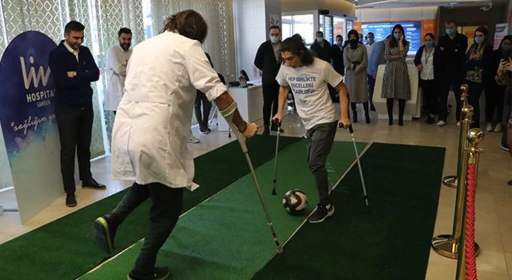 Ampute Milli Takım oyuncuları ile hekimler empati maçı yaptı