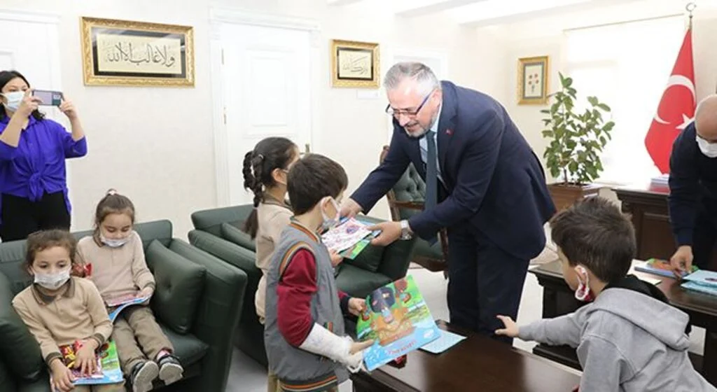Başkan Hamit Kılıç minik yürekleri ağırladı
