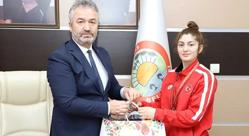 Başkan Topaloğlu: “Sporcularımızın yanındayız”